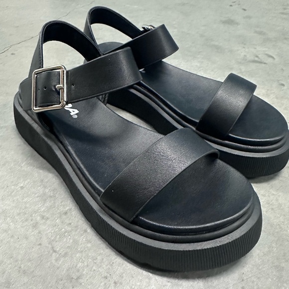 Black Women's Sandals - Picture 10 of 13